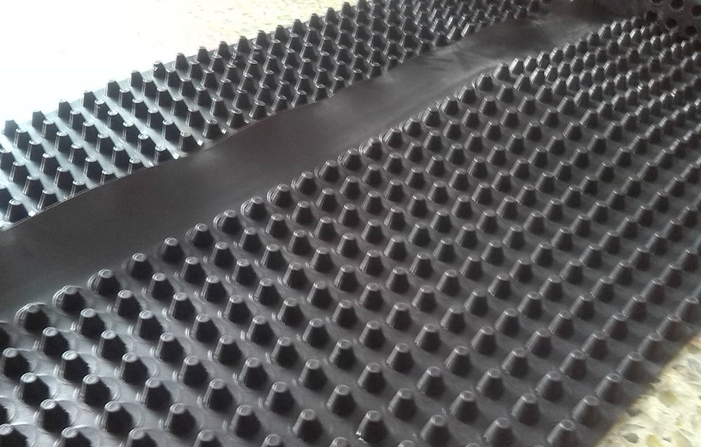 什么是塑料排水板？它比传统排水系统的优势在哪里？