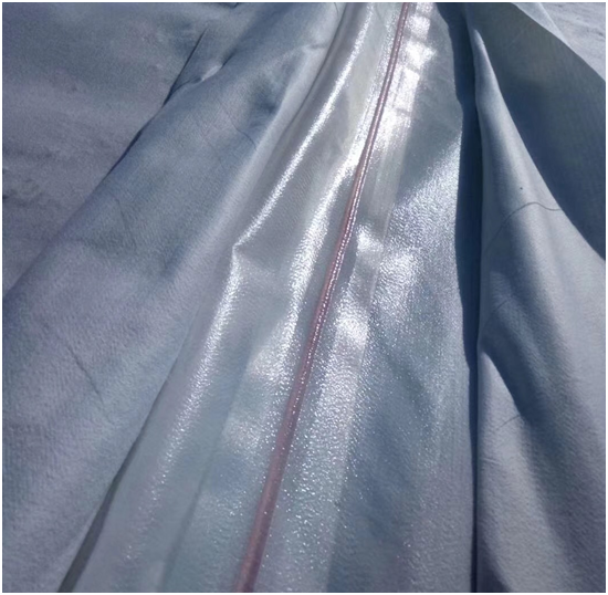 复合91视频直播APP膜上设置铰链式混凝土块护坡解决渗漏问题