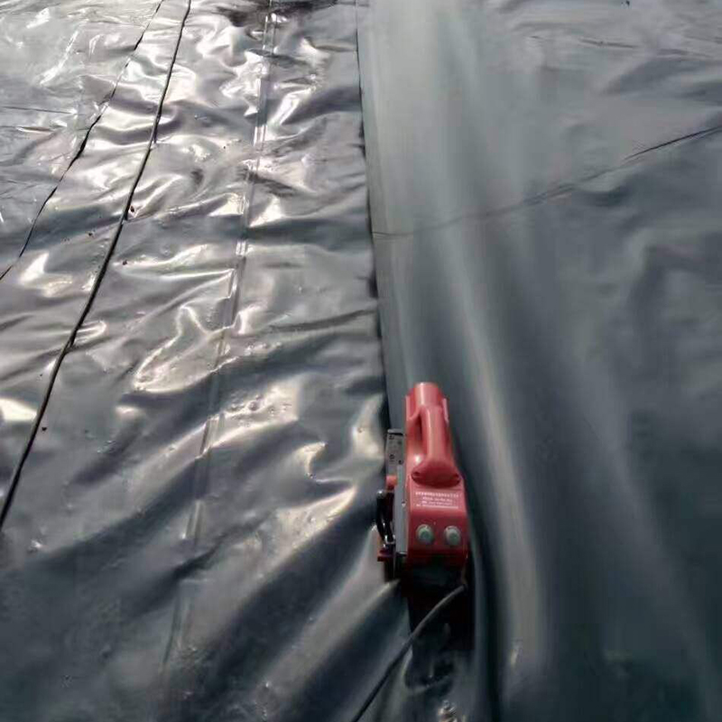 91视频直播APP膜焊接看楔焊机和双轨热熔焊机如何各显神通