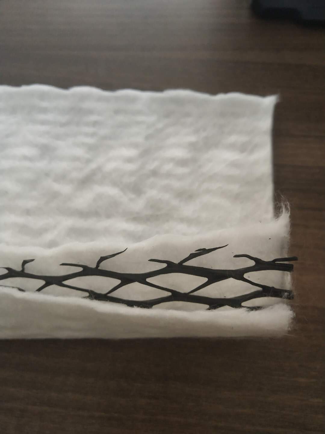 91视频直播APP膜保护层下导水设施设计原则与方式