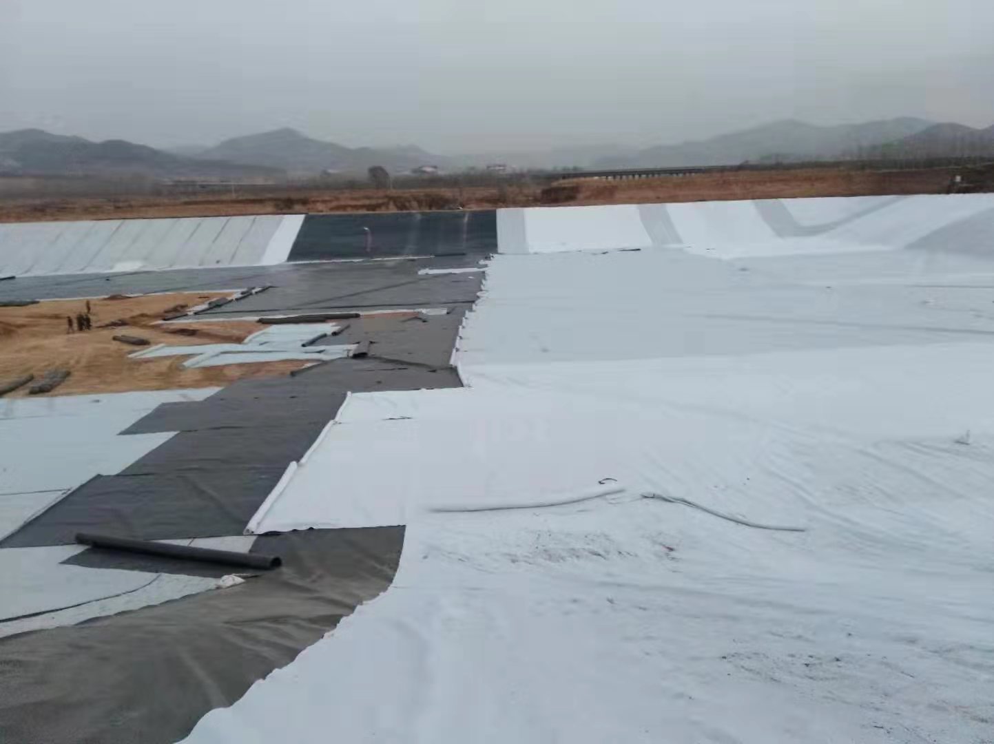 垃圾填埋场中91视频直播APP膜最佳选择厚度为多少？