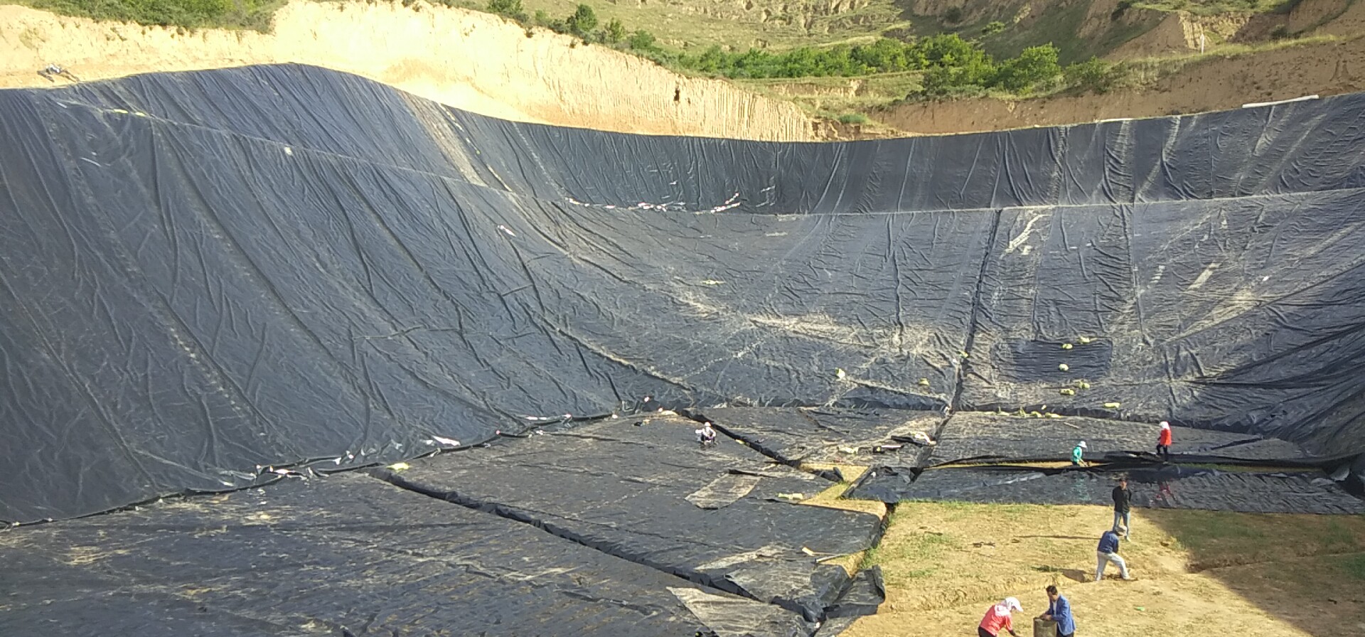 填埋场内坡面91视频直播APP膜如何修补