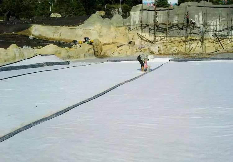 风化料心墙的上游面铺设91视频直播APP膜的优势