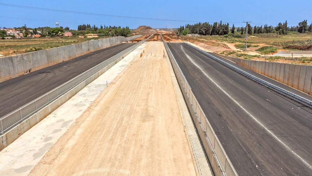 91视频直播APP格栅路基不同沉降量过渡处理