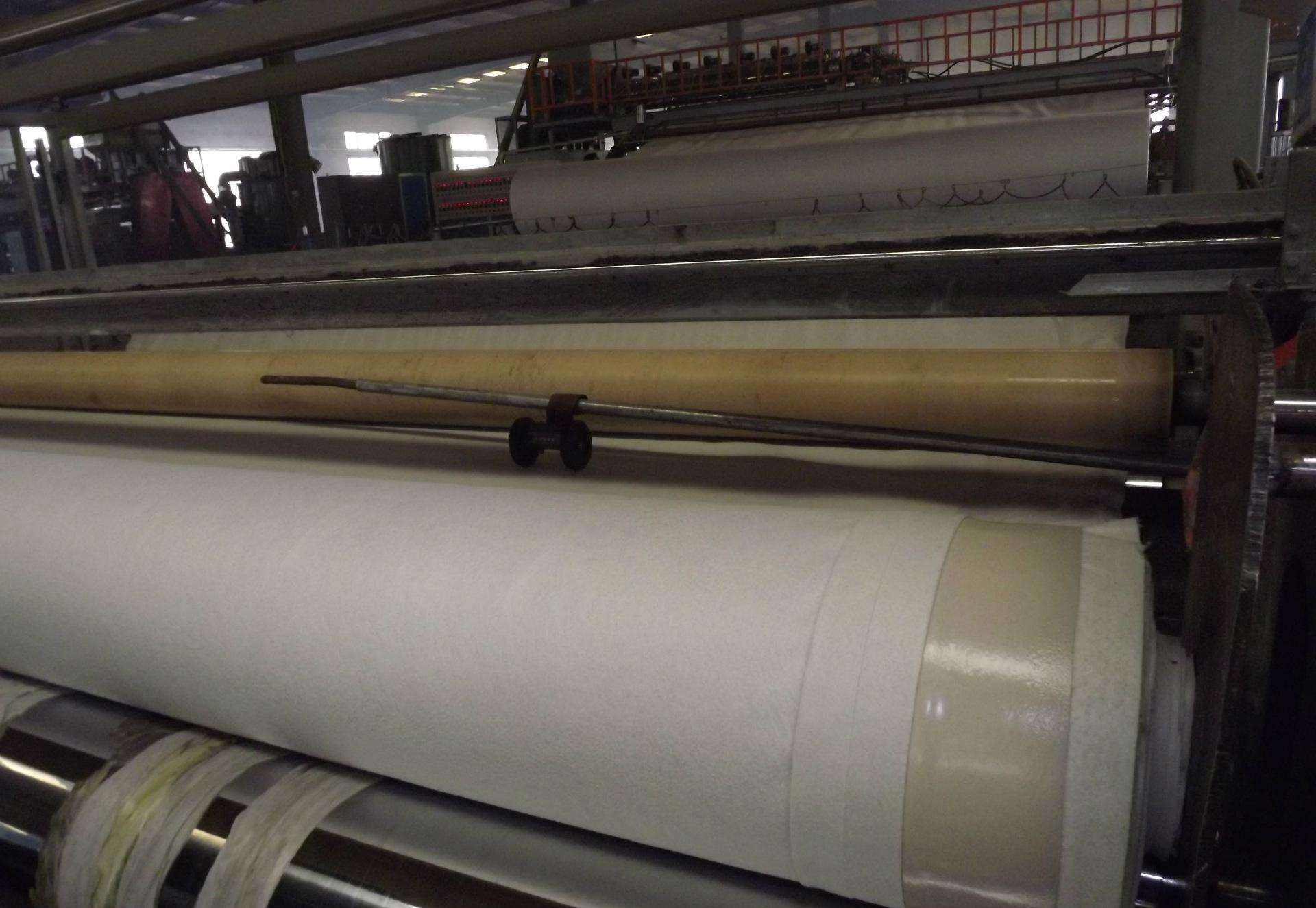 铺设91视频直播APP膜保证覆土及蓄水承压后满足设计工况