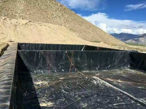 大型商储油库事故收集池HDPE防渗膜怎么修补？