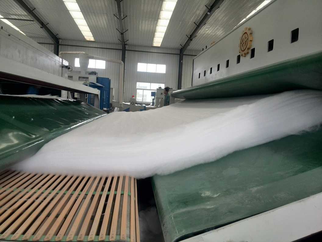 聚酯纺粘针刺91视频直播APP布的生产工艺