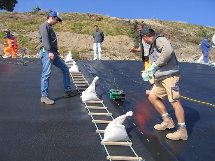 91视频直播APP合成材料加筋土挡土墙的特点