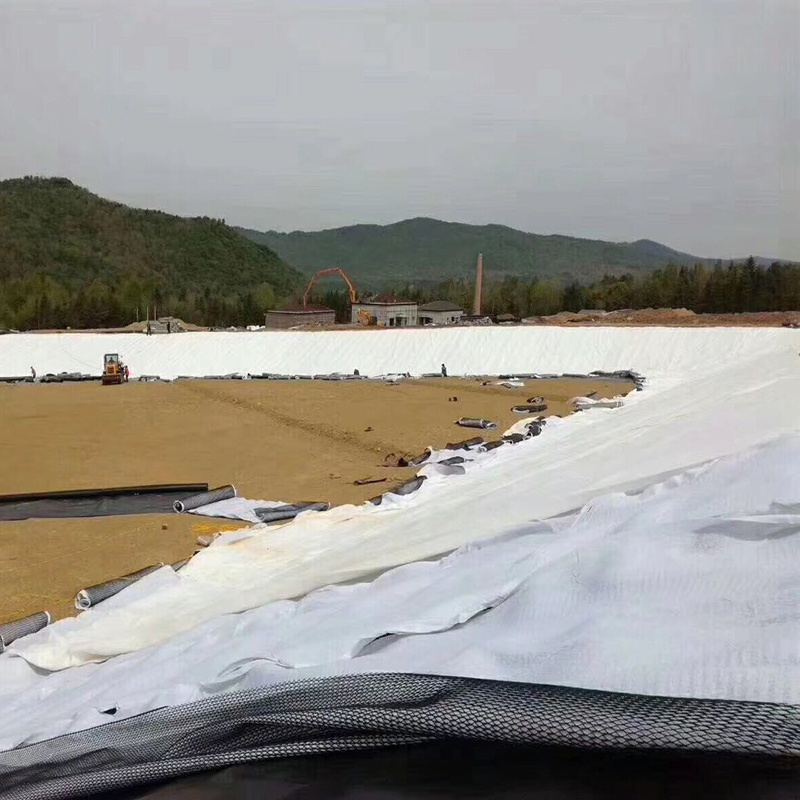 复合91视频直播APP膜的预制操作时调蓄水池周边连接位置需进行妥善处理