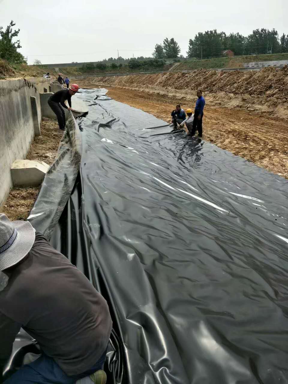 HDPE91视频直播APP膜施工重点及难点分析(图1) HDPE91视频直播APP膜施工重点及难点分析